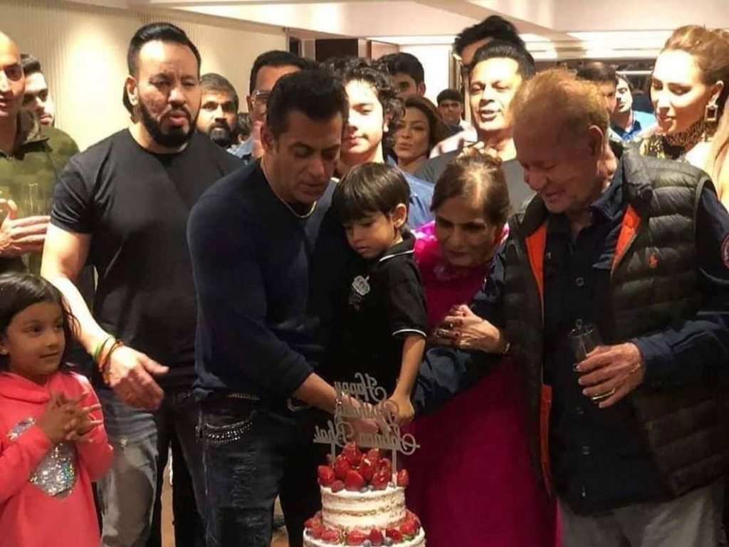 Salman celebrate birthday with family