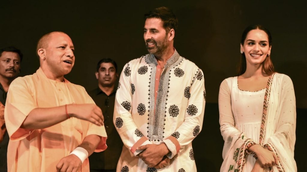 CM yogi praise Akshay or Manushi for Film