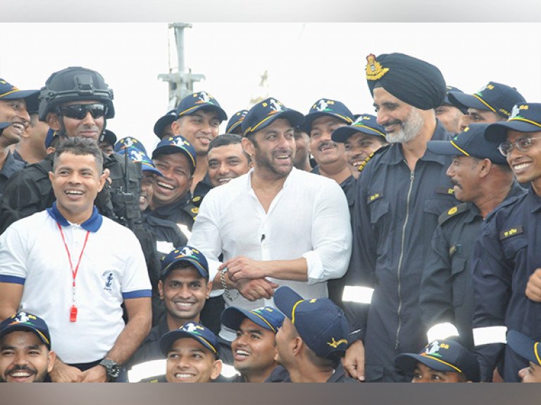 Salman celebrate Independence with Navy officers