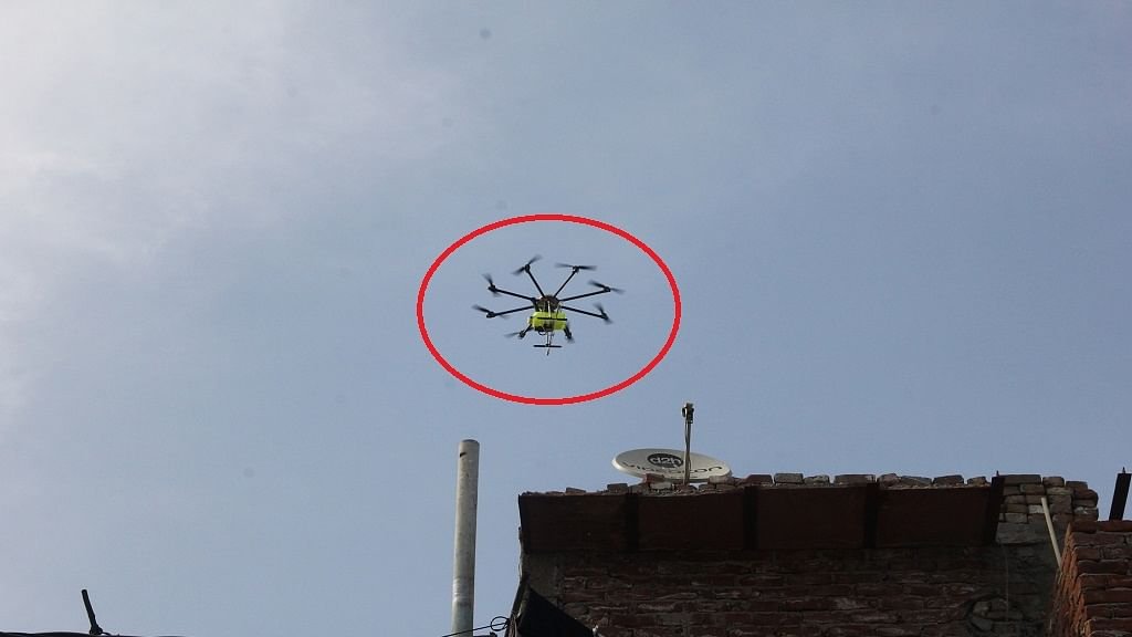 Gujrat men deliver Gutkha with drone