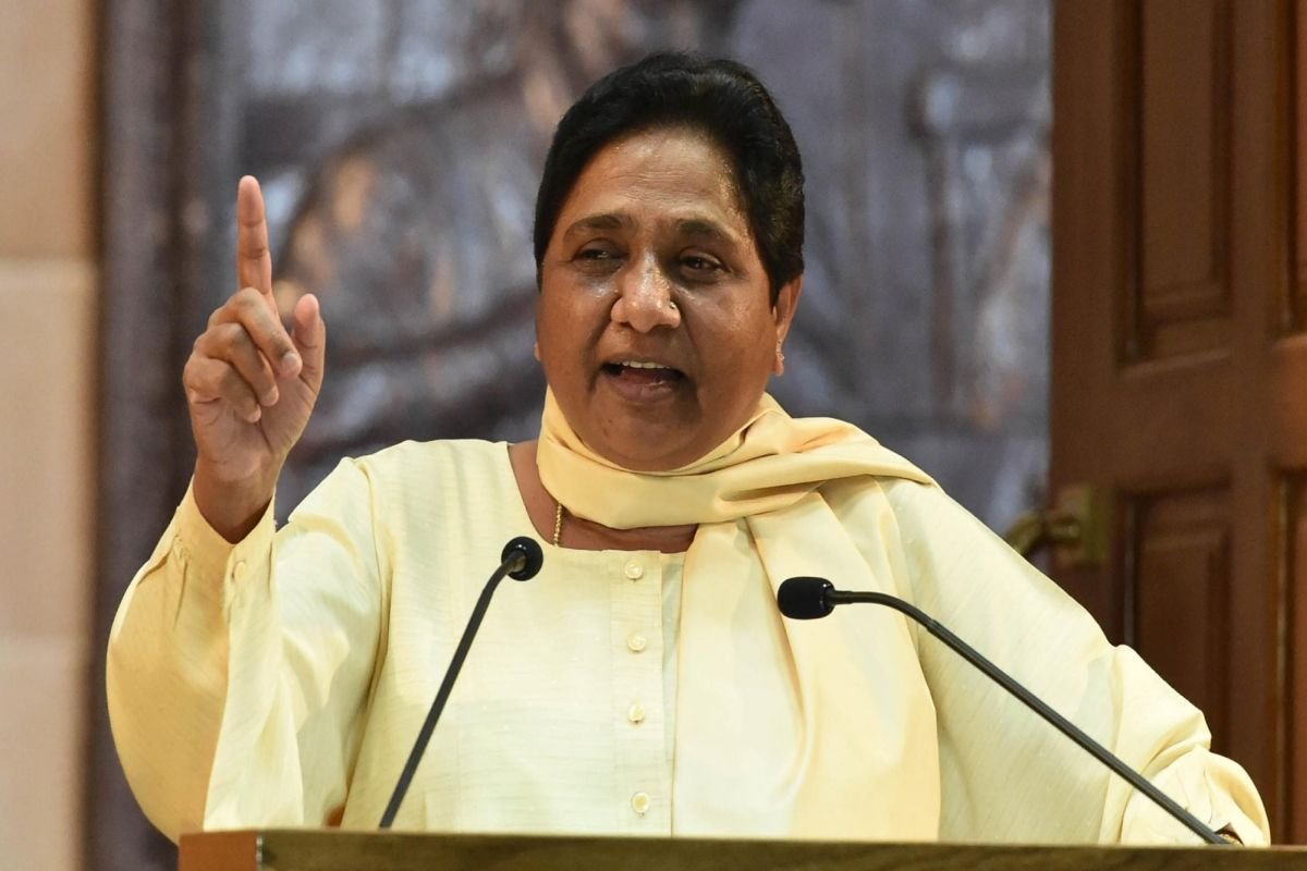 Mayawati Takes on Congress over Migrant workers Problem