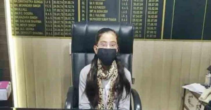 Peon Daughter Become SDM for One Day in Himachal
